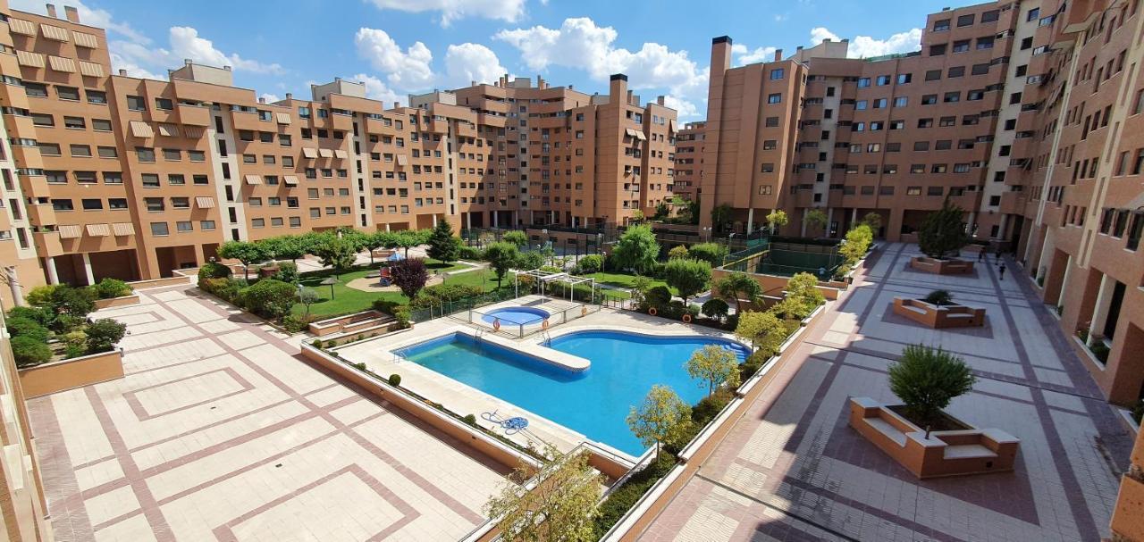 Residencial En Madrid Alquiler De Corta Estancia No Turistico מראה חיצוני תמונה