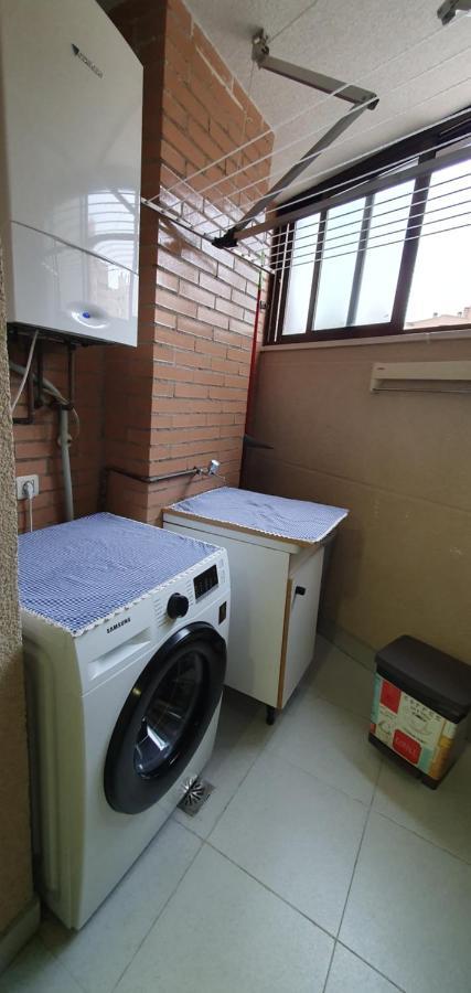 Residencial En Madrid Alquiler De Corta Estancia No Turistico מראה חיצוני תמונה